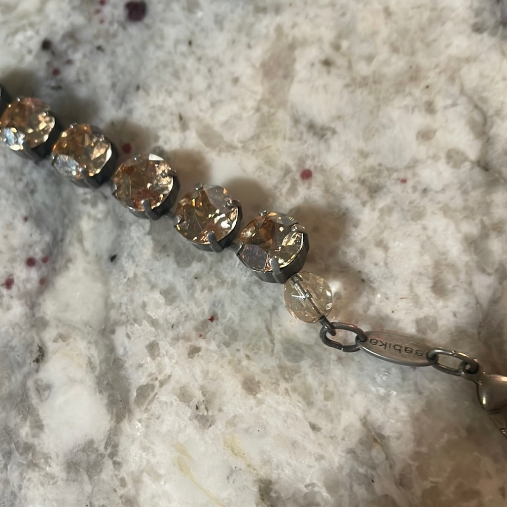 Gorgeous medium stone size Sabika necklace gold crystal !